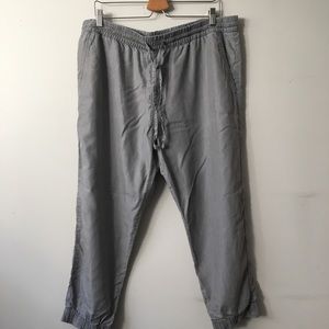 ✨3/$30✨ beautiful chambray joggers